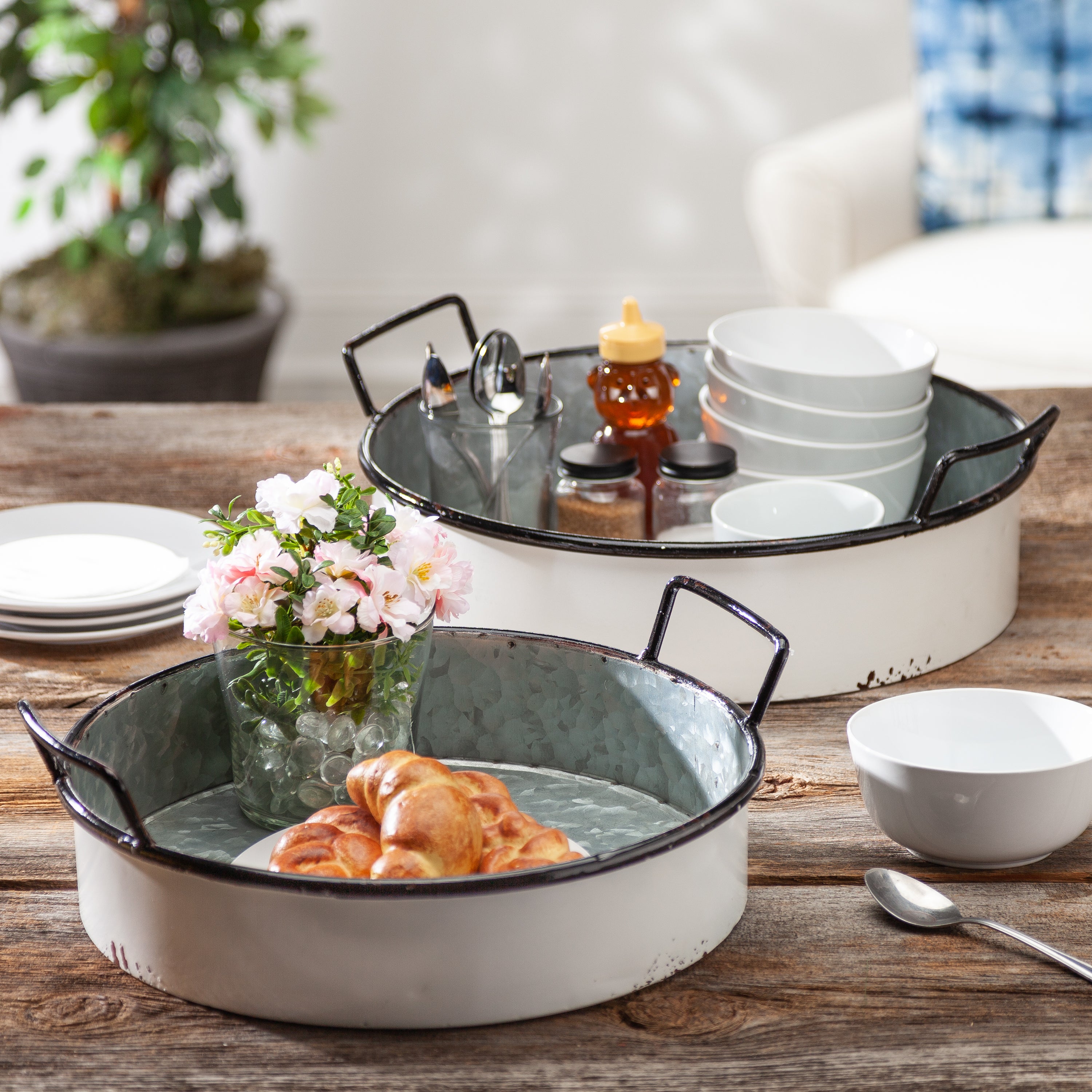Decorative Farmhouse Set of 2 Round Nesting Metal Trays